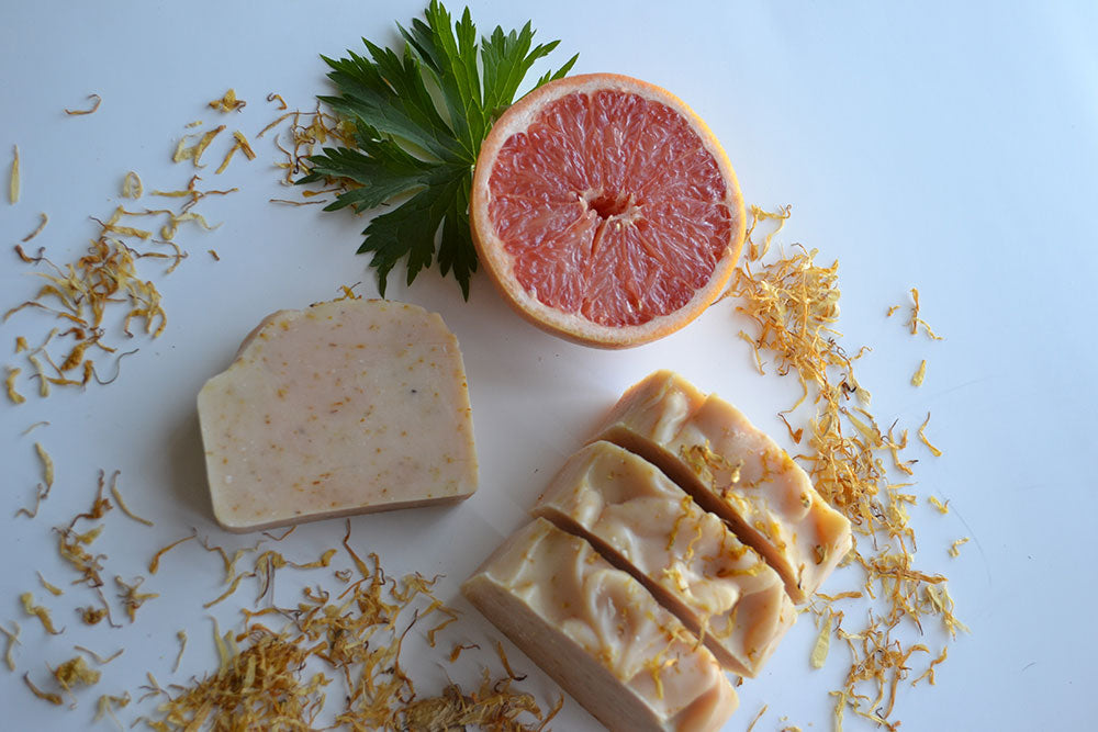 pinkgrapefruitcalendulasoapbarnolabel-a
